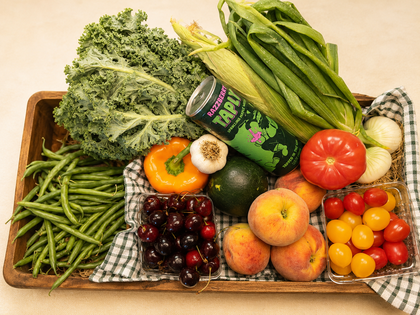 Common Table Classic Harvest Box example with seasonal vegetables